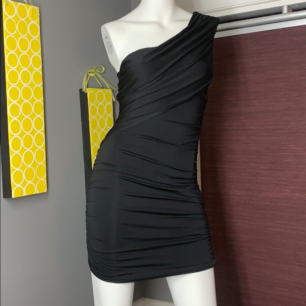 Guess- Black one shoulder dress- size XS 💕